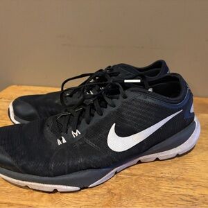 Nike Black and White Training Sneakers